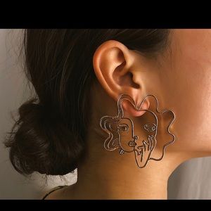 Hollow Out Figure Design Drop Earrings 1pair